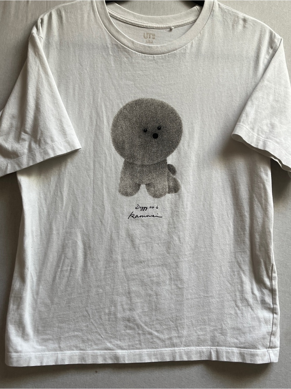 Uniqlo Graphic Tee White Cute Grey Puppy Dog Print T-Shirt L